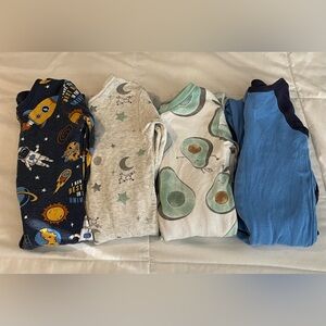 2T Footie Pajamas. Used. 4 Pairs.